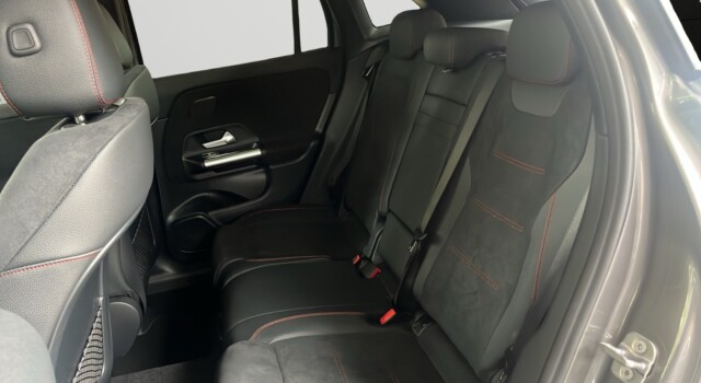 MERCEDES-BENZ GLA 250 4Matic 8G-DCT Swiss Star