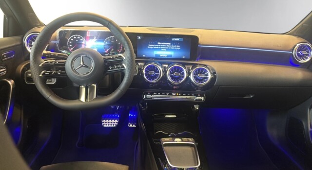 MERCEDES-BENZ A 200 Night Star 7G-DCT