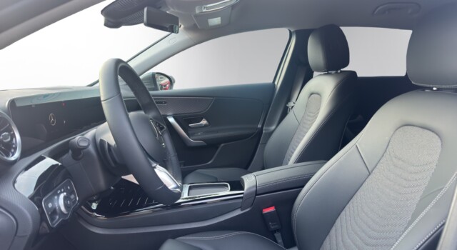 MERCEDES-BENZ A 180 Progressive