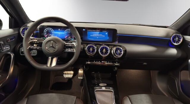 MERCEDES-BENZ A 200 Night Star 7G-DCT