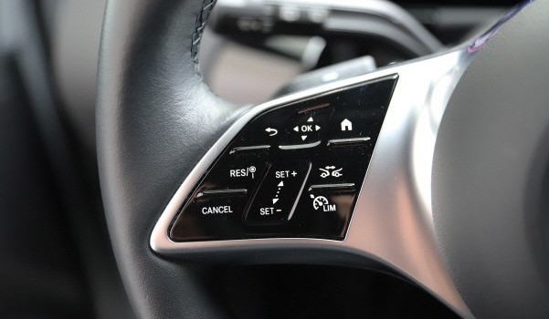 MERCEDES-BENZ GLA 200 Progressive