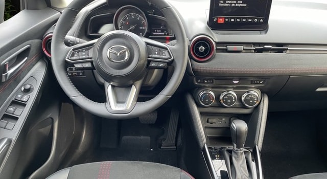 MAZDA 2 SKYACTIV-G 90 Homura Aka Automat