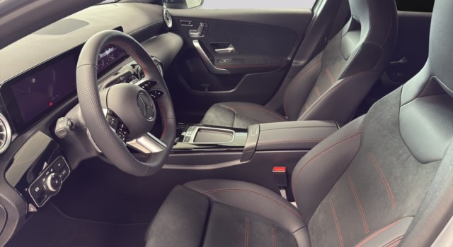 MERCEDES-BENZ A 220 4Matic 8G-DCT