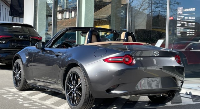 MAZDA MX-5 Skyactiv-G 184 Kazari