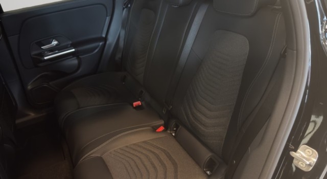 MERCEDES-BENZ GLA 220 d 4Matic 8G-DCTSwiss Star