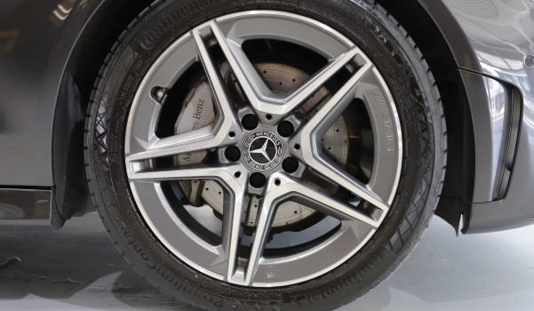 MERCEDES-BENZ C 200 AMG Line 4Matic