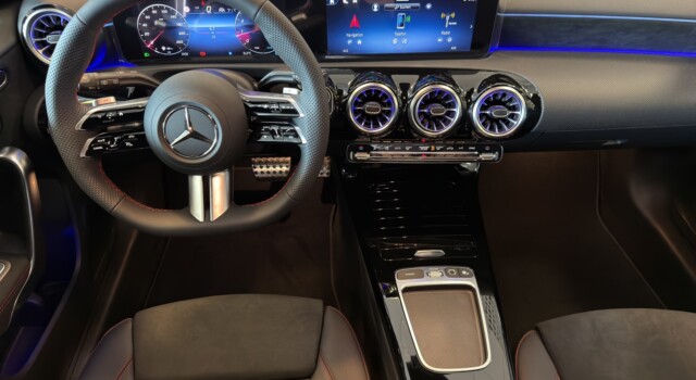 MERCEDES-BENZ A 220 4Matic 8G-DCT