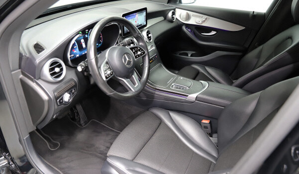 MERCEDES-BENZ GLC 200 AMG Line 4Matic 9G-Tronic