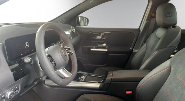 MERCEDES-BENZ GLA 220 4Matic 8G-DCT