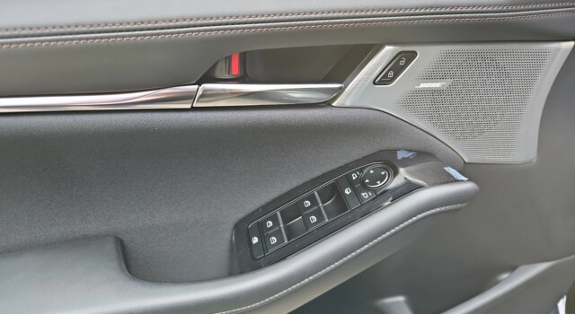 MAZDA 3 Hatchback SKYACTIV-G M Hybrid 140 Centre Line Automat