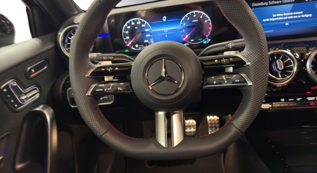 MERCEDES-BENZ A 200 Night Star 7G-DCT