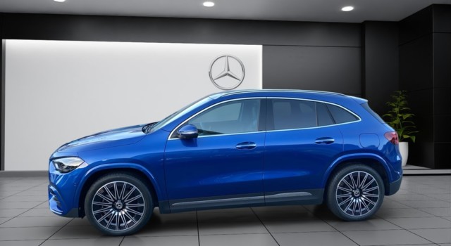 MERCEDES-BENZ GLA 200 7G-DCT