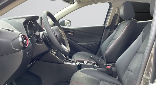 MAZDA 2 SKYACTIV-G 90 Homura Aka Automat