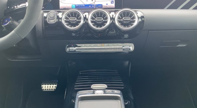 MERCEDES-BENZ A 35 AMG A AMG 35 4Matic+ 8G-DCT