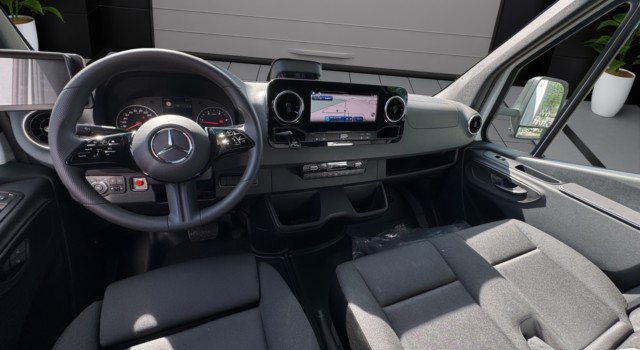 MERCEDES-BENZ Sprinter 319 CDI Lang 9G-TRONIC
