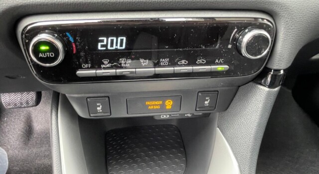 MAZDA 2 Hybrid Centre-line