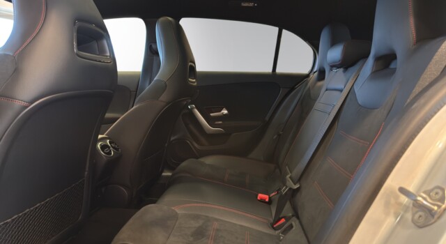 MERCEDES-BENZ A 250 AMG Line 4Matic