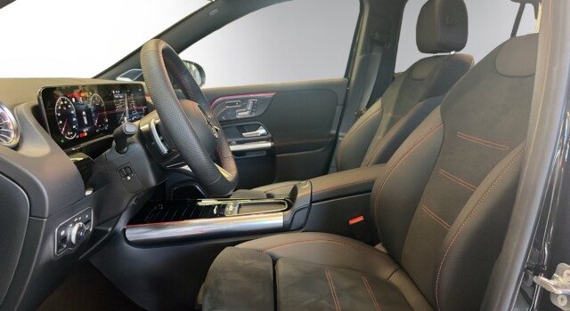 MERCEDES-BENZ GLA 220 4Matic 8G-DCT