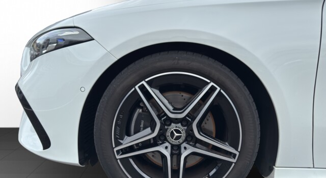 MERCEDES-BENZ A 220 4Matic 8G-DCT