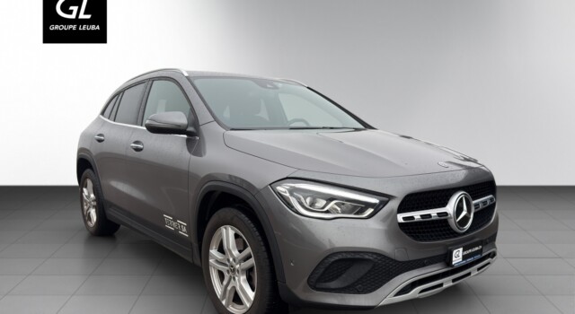 MERCEDES-BENZ GLA 250 AMG Line 4Matic