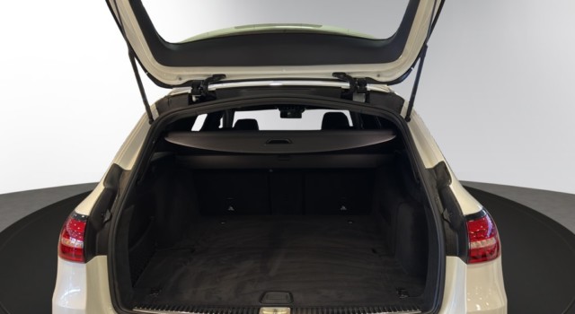 MERCEDES-BENZ E 220 d T 4Matic Swiss Star 9G-Tronic