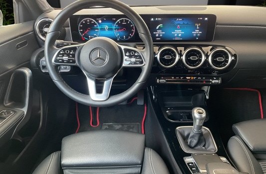 MERCEDES-BENZ A 200 Progressive
