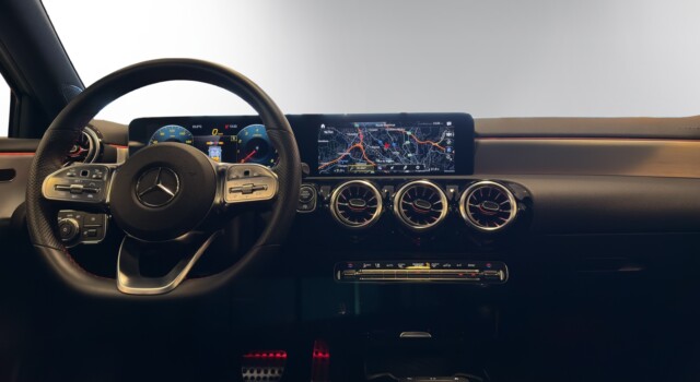 MERCEDES-BENZ A 250 AMG Line 4Matic