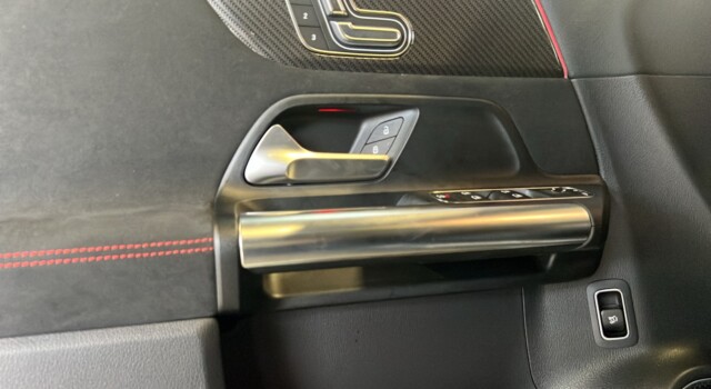 MERCEDES-BENZ GLA 220 4Matic 8G-DCT