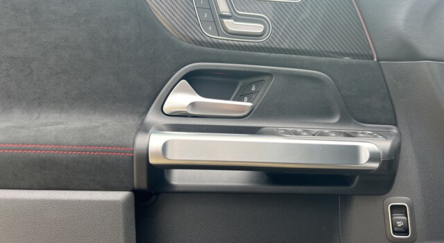 MERCEDES-BENZ GLB 250 4Matic 8G-Tronic