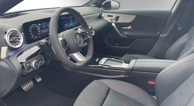 MERCEDES-BENZ A 200 Night Star 7G-DCT