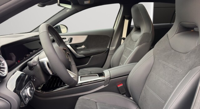 MERCEDES-BENZ A 220 4Matic 8G-DCT