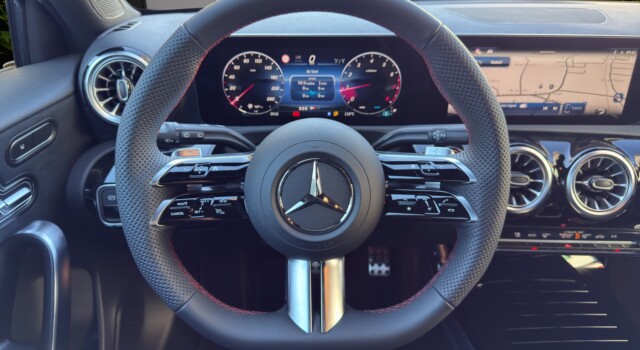 MERCEDES-BENZ A 200 Night Star 7G-DCT