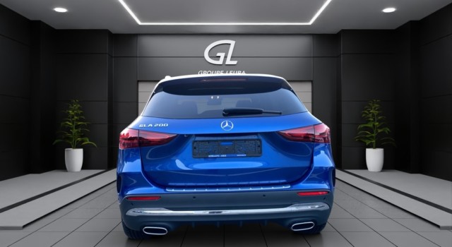 MERCEDES-BENZ GLA 200 7G-DCT