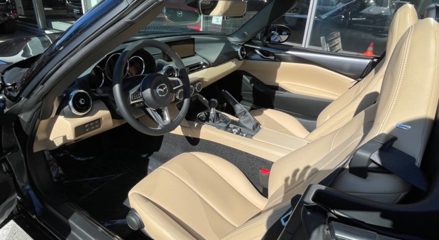 MAZDA MX-5 Skyactiv-G 184 Kazari