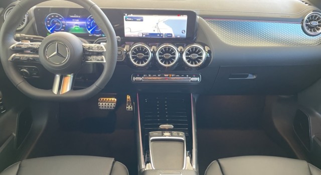 MERCEDES-BENZ EQA 350 66,5 kWh 4Matic Excellence