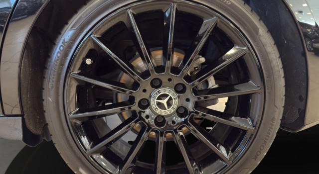 MERCEDES-BENZ A 180 Night Star AMG Line