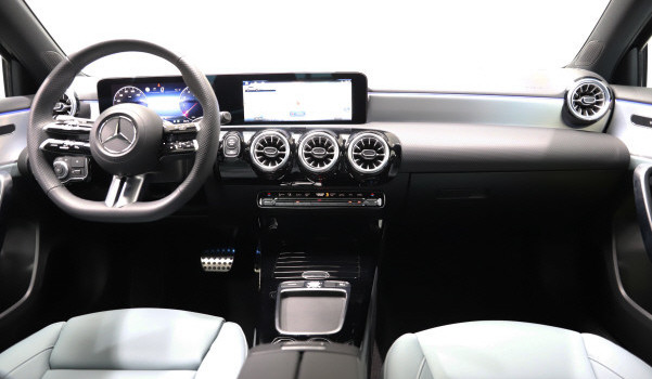 MERCEDES-BENZ A 200 7G-DCT