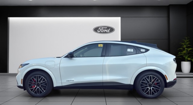 FORD MUSTANG MACH-E Premium AWD 91 kWh