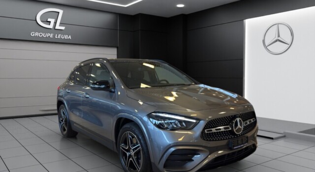 MERCEDES-BENZ GLA 200 Night Star 7G-DCT