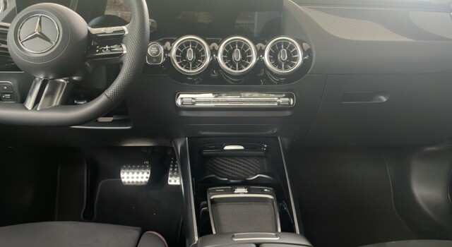 MERCEDES-BENZ GLA 250 4Matic 8G-DCT Swiss Star