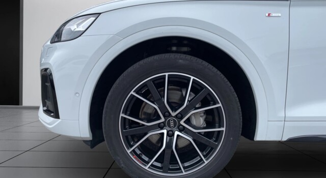 AUDI Q5 40 TDI Black Edition quattro S-tronic