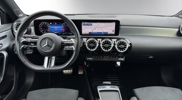 MERCEDES-BENZ A 220 4Matic 8G-DCT
