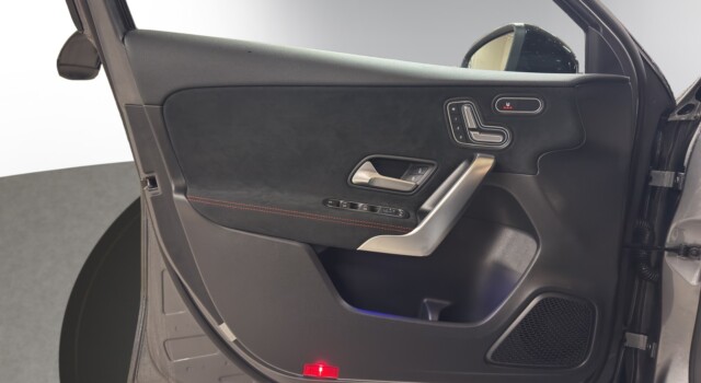 MERCEDES-BENZ A 200 Night Star 7G-DCT