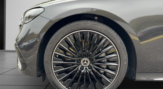 MERCEDES-BENZ E 220 d 4Matic AMG Line 9G-Tronic