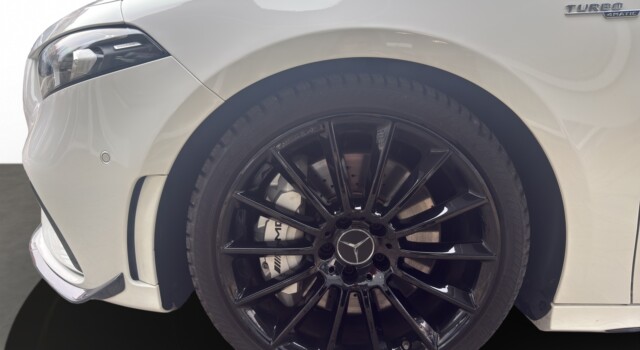 MERCEDES-BENZ A 35 AMG 4Matic