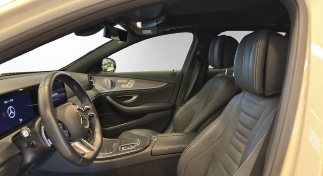 MERCEDES-BENZ E 220 d T 4Matic Swiss Star 9G-Tronic