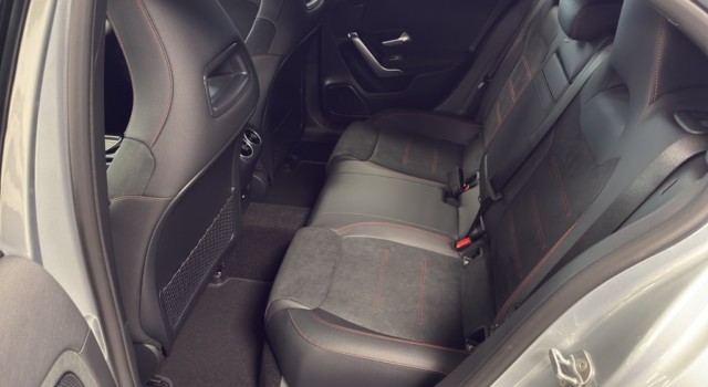 MERCEDES-BENZ A 220 4Matic 8G-DCT