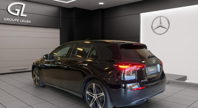 MERCEDES-BENZ A 200 Night Star 7G-DCT