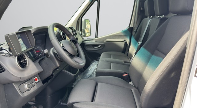 MERCEDES-BENZ Sprinter 319 CDI Lang 9G-TRONIC