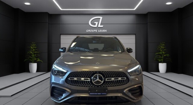 MERCEDES-BENZ GLA 200 Night Star 7G-DCT